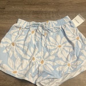 (Brand new) Forever 21* Blue and white flower shorts